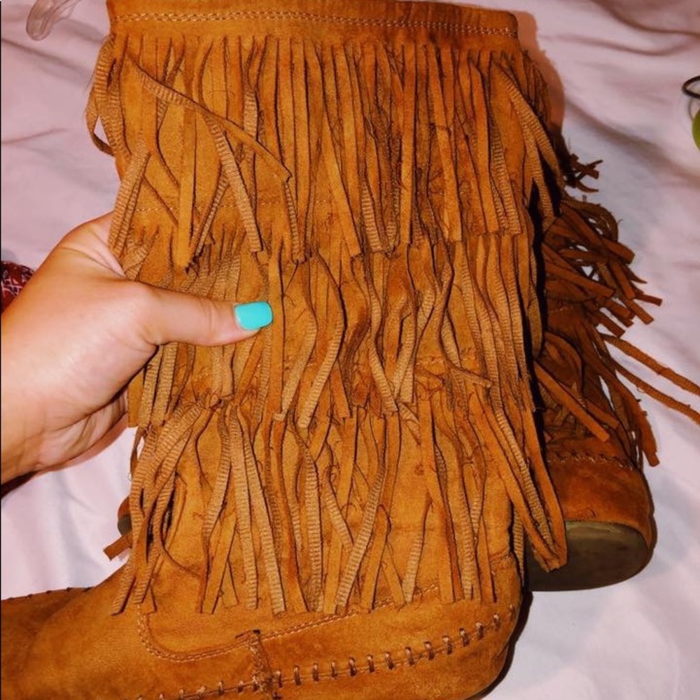 Fringe boots